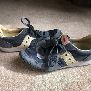 Women’s Saucony size 7